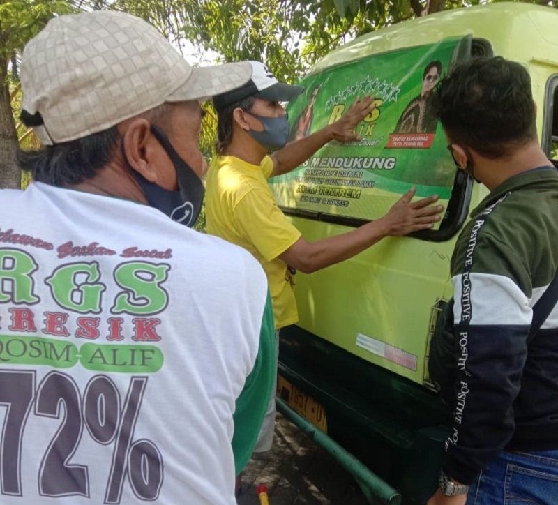 RGS Pasang Stiker di Angkot Berisi Ajakan Kampanye Damai