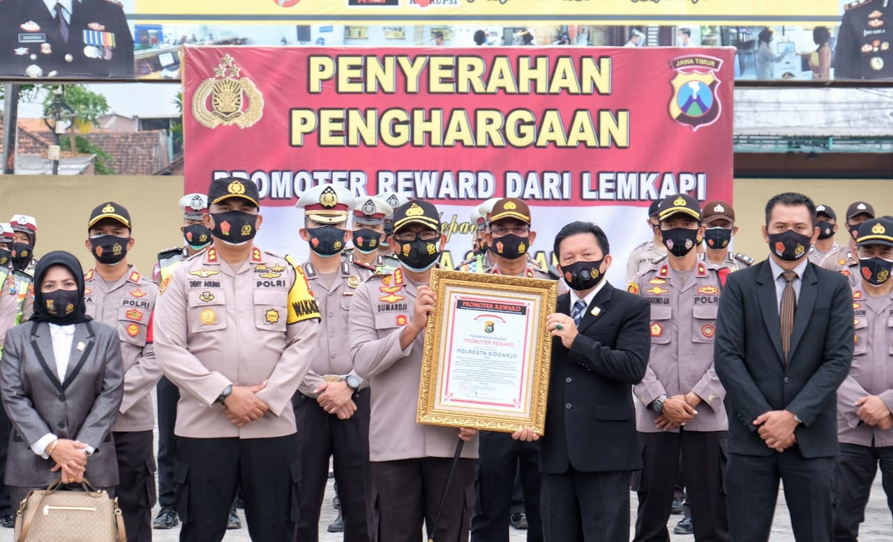 Sukses Tangani Covid-19, Polresta Sidoarjo Terima Penghargaan dari Lemkapi