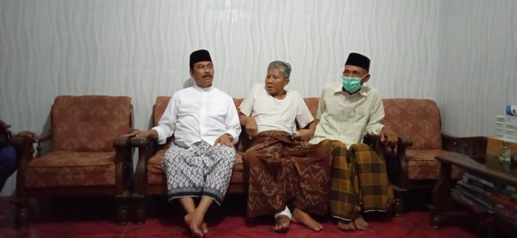 Di Tengah Kampanye Padat, Pak Qosim Masih Sempatkan Kunjungi Teman Yang Sakit