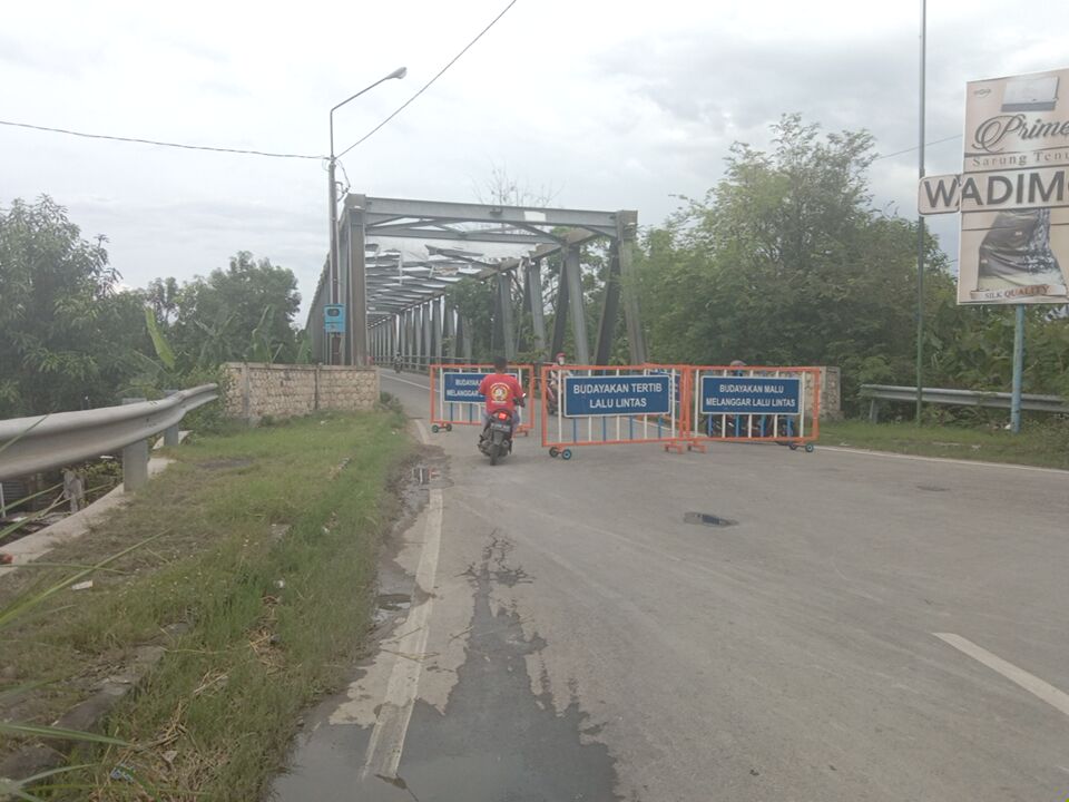 Selama Seminggu, Selain Roda 2 Dilarang Melintas Jembatan Glendeng