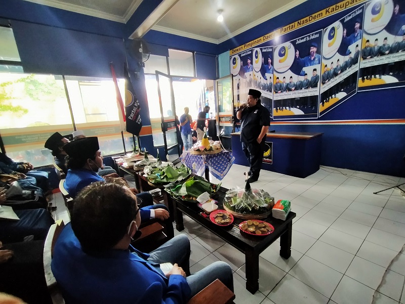 Rayakan HUT, Partai NasDem Pasuruan Santuni 99 Anak Yatim Piatu