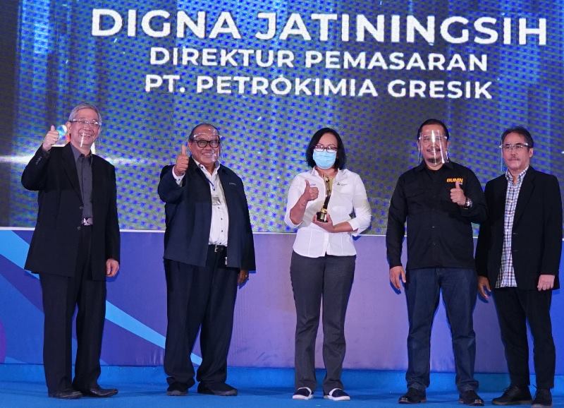Direktur Operasi dan Produksi Petrokimia Gresik dinobatkan Sebagai The Best Chief Marketing Officer