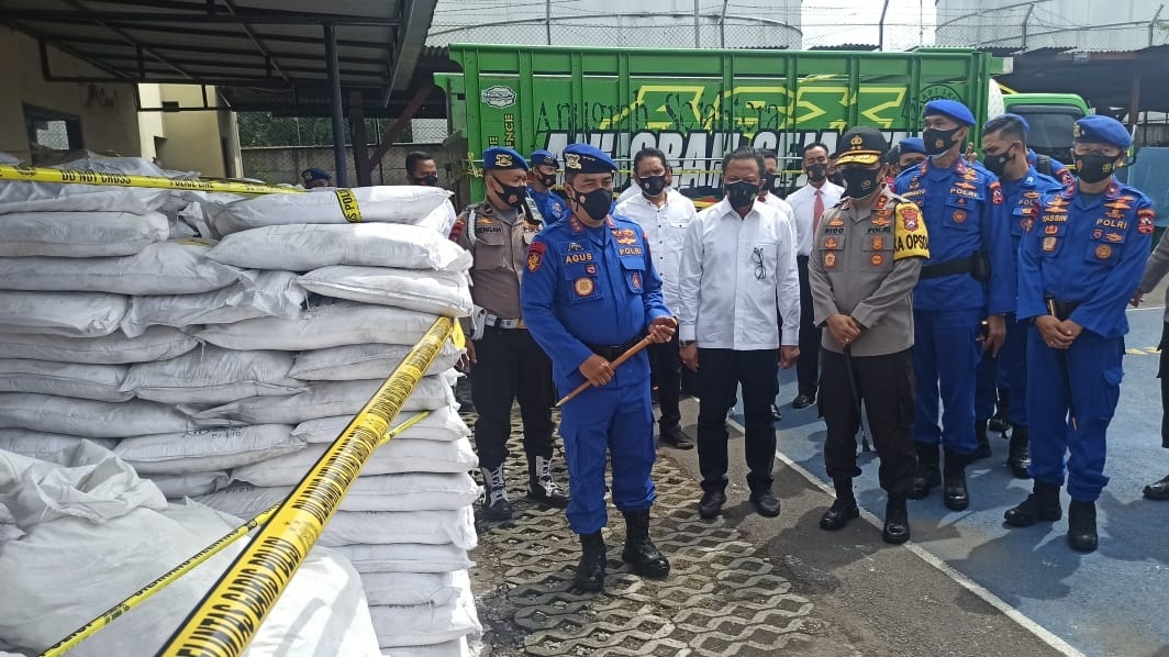 Perakit dan Pengedar Bom Ikan Bangkalan Ditangkap, Polisi Juga Temukan Sabu-sabu