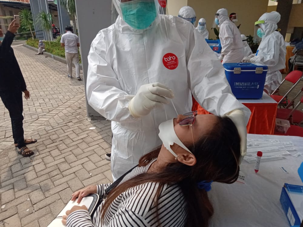 Jelang Pilkada Serentak, Pemkot Surabaya Fasilitasi Swab Kepada Petugas Pengawas TPS