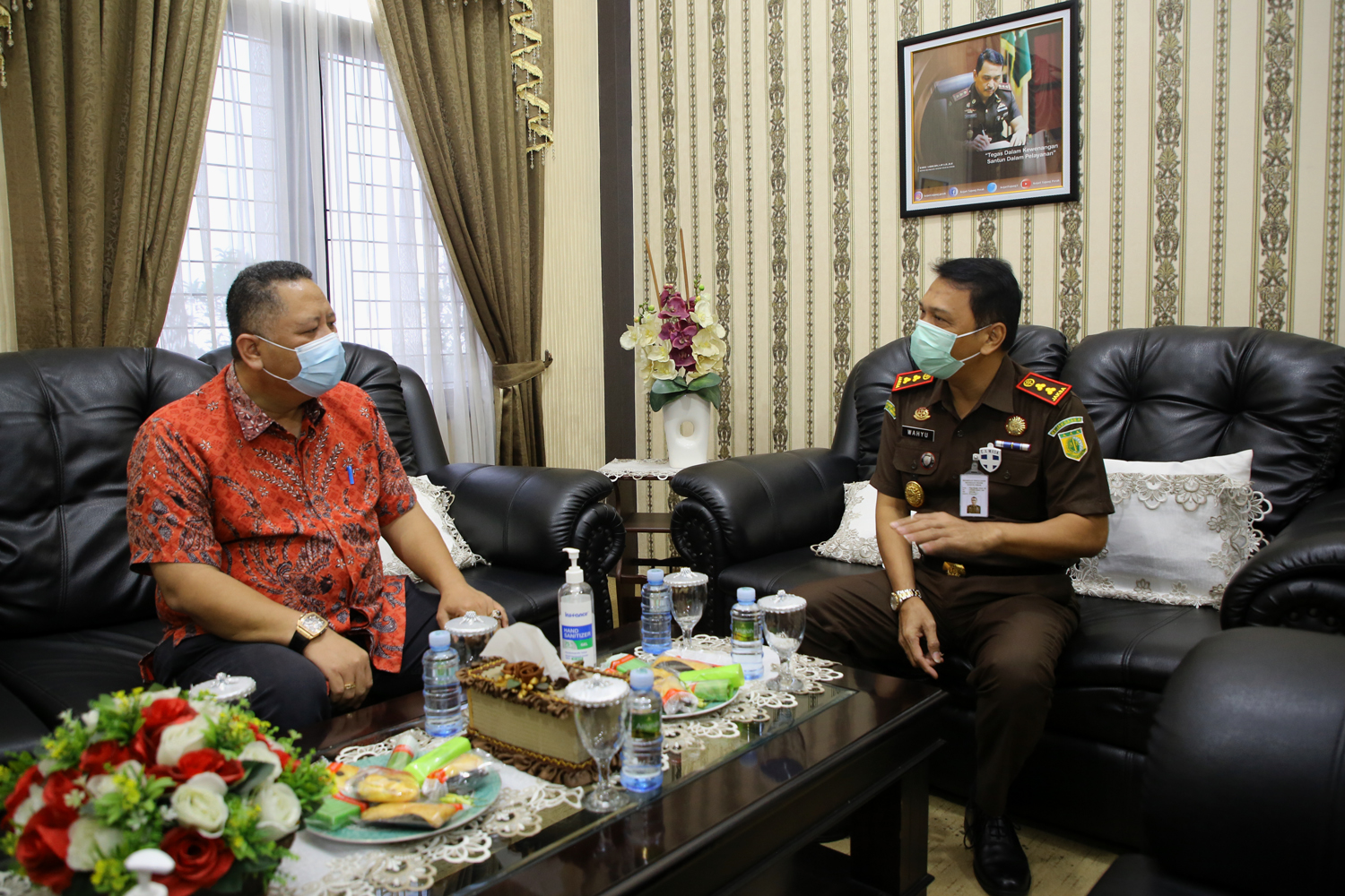 Whisnu Berkunjung Ke Kejari Tanjung Perak dan Pengadilan Negeri