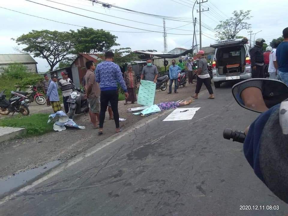 Motor Terpeleset Lalu Dilindas Truk Kontainer, Istri Tewas dan Suami Gegar Otak