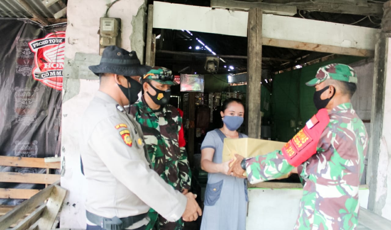 Tekan Penyebaran Covid-19, Satgas Bojonegoro Lakukan Gerakan Penyemprotan di Warkop