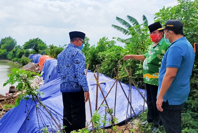 Plesengan Sungai Kedunglarangan Ambrol, Ratusan Rumah Warga Terancam