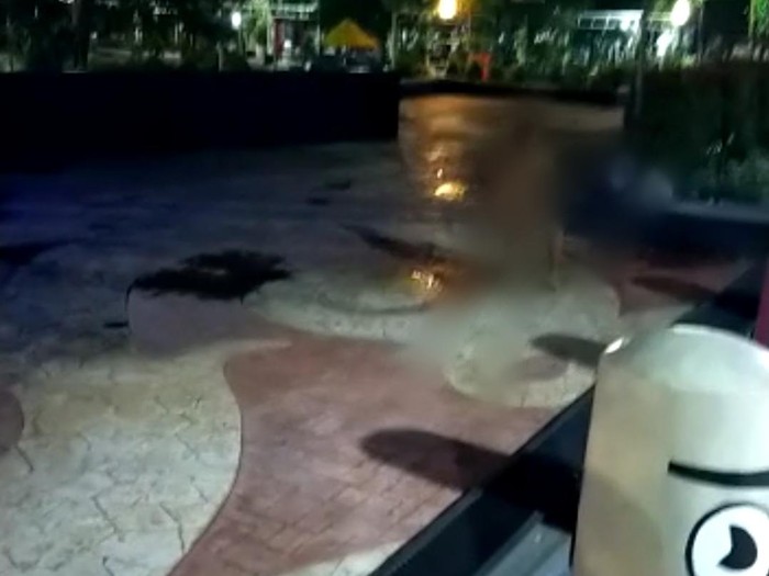 Video Perempuan Telanjang Mandi di Alun-alun Kraksaan Porbolinggo, Polisi Buru Perekam dan Penyebar