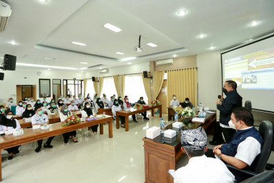 Vaksinasi di Banyuwangi Dimulai Kamis Pagi, Dinkes Minta Dukungan Masyarakat, Bupati Anaz Semangati Nakes