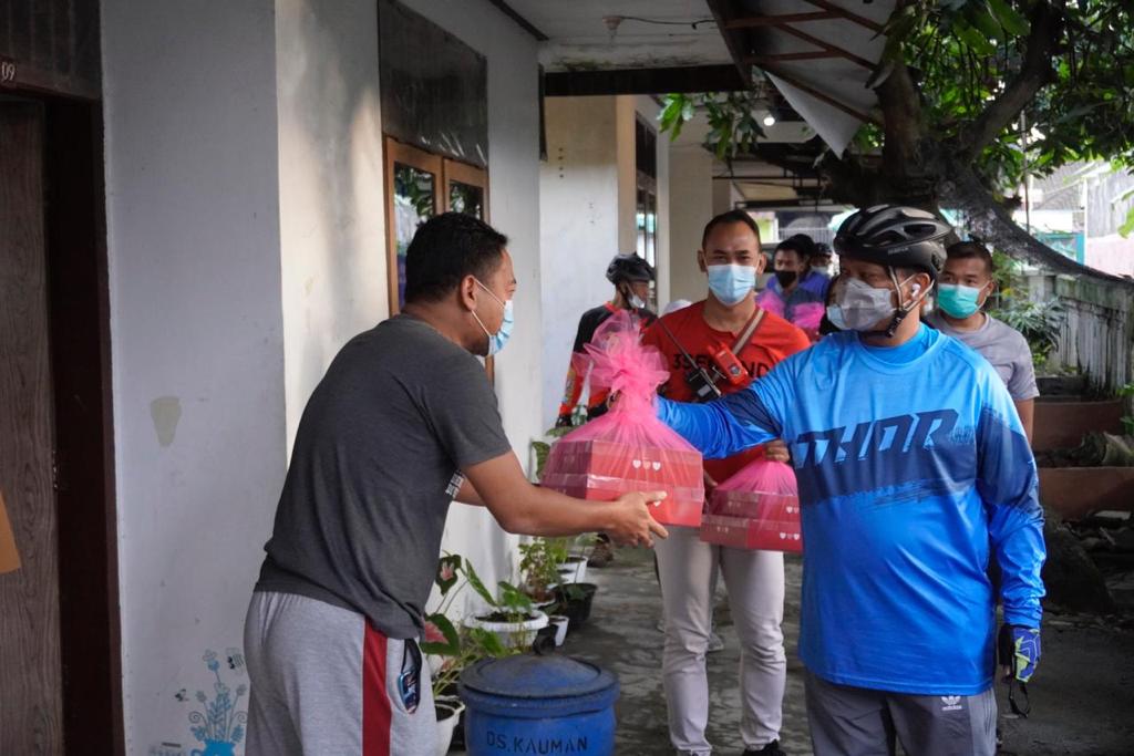 Kunjungi Aspol, Kapolres Bojonegoro Bagi-bagi Kepada Keluarga Anggota