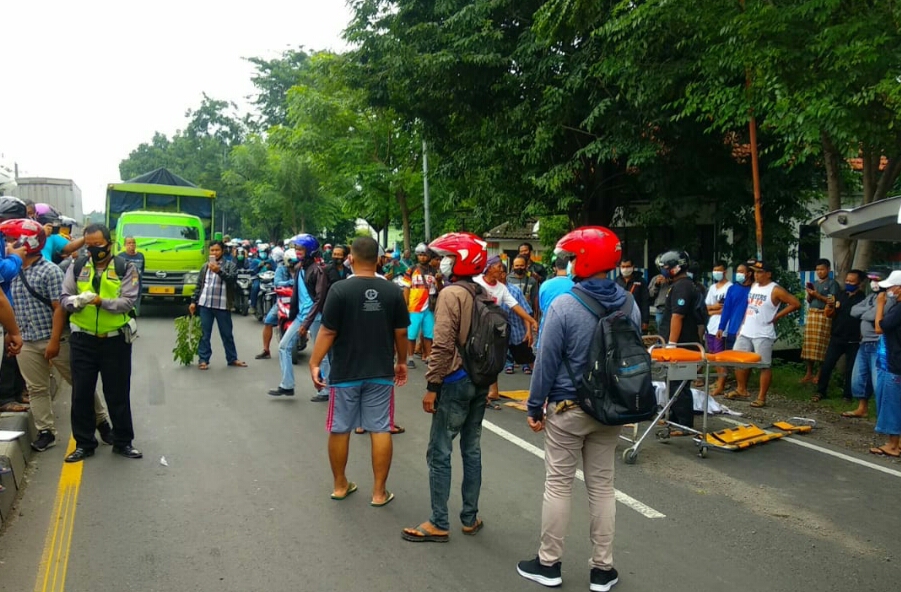 Jatuh dan Terlindas Bus Mira, Emak-emak di Sidoarjo Bermotor ke Alam Kubur