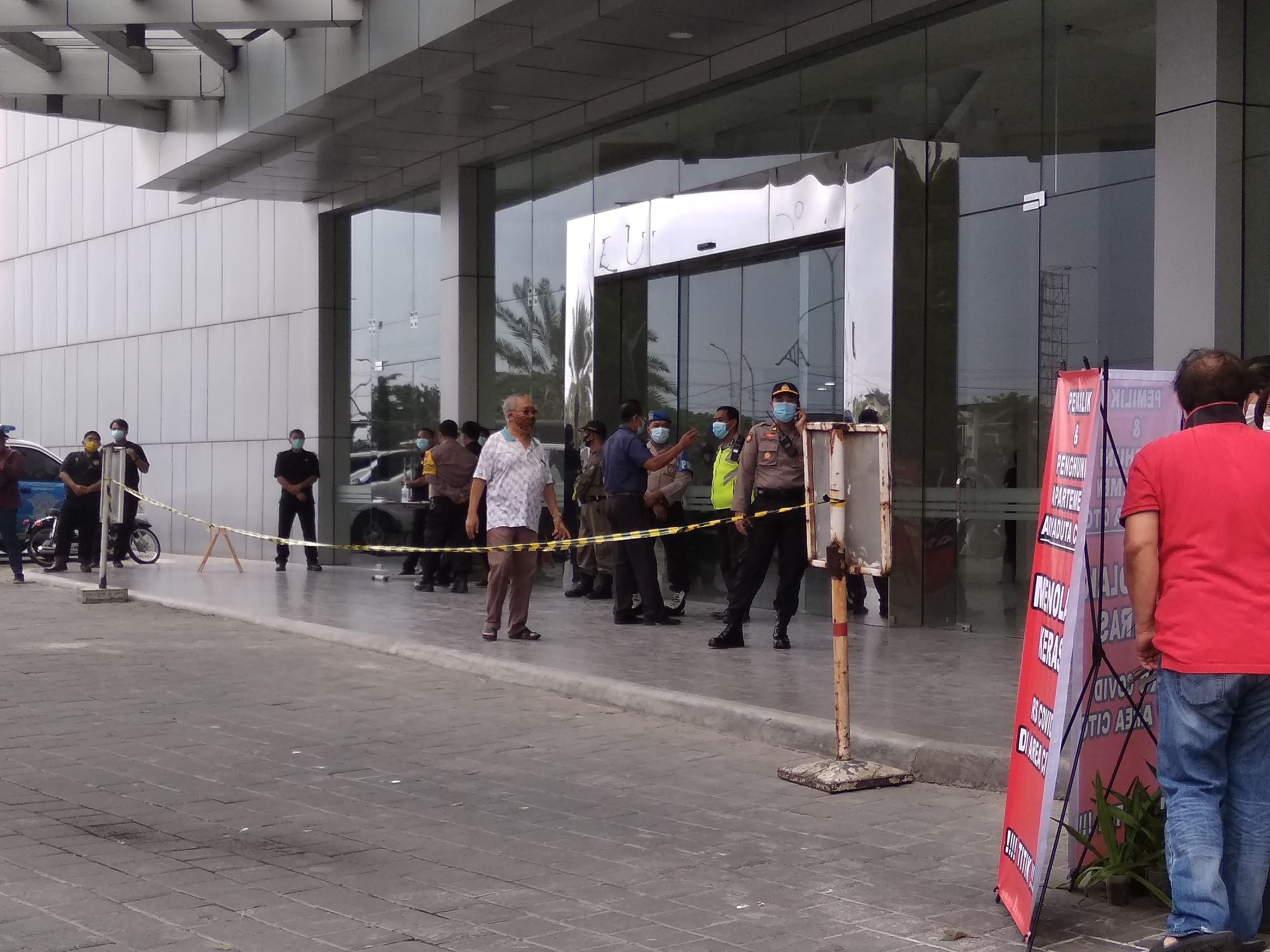 Izin Belum Ada, Ditolak Warga, Siloam Hospital Ngotot Operasikan RS Darurat Covid-19 di Cito Mal Surabaya