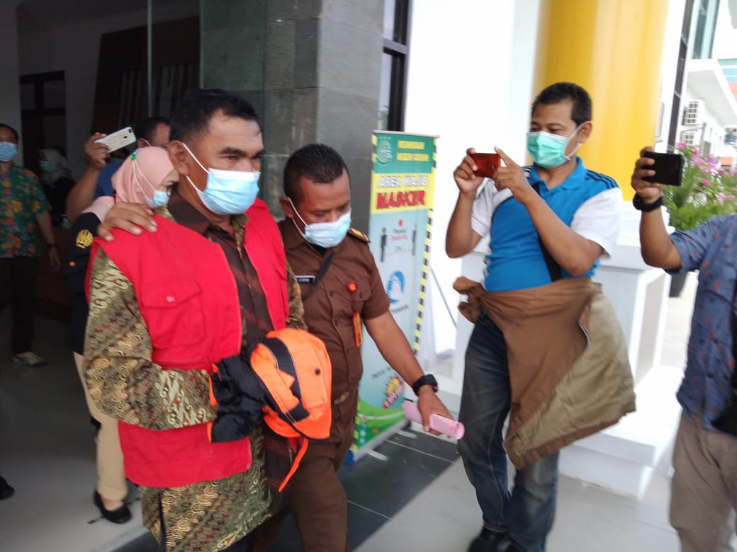 Diperiksa 5 Jam Kepala Desa Dooro Ditahan Korupsi Dana Desa