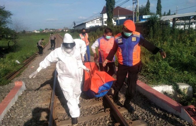 Diduga Tersambar Kereta Api, Warga Kepulungan Gempol Ditemukan Tewas Penuh Luka