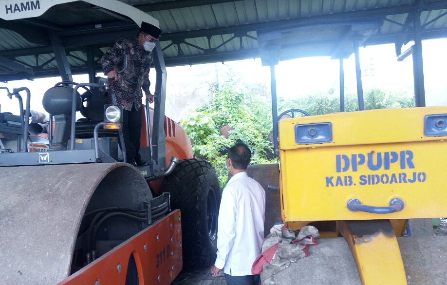 Pj Bupati Hudiyono Meminta Stok Aspal Diserahkan ke Kecamatan Agar Perbaikan Jalan Lebih Cepat