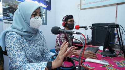 Atasi Masalah Sinyal, Sekolah di Banyuwangi Terapkan Pembelajaran Lewat Radio
