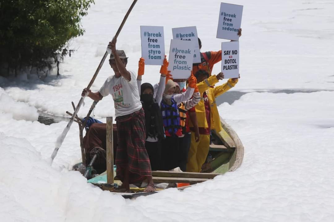 Tercemar Phospat, Sungai Tambak Wedi Terancam Buyar