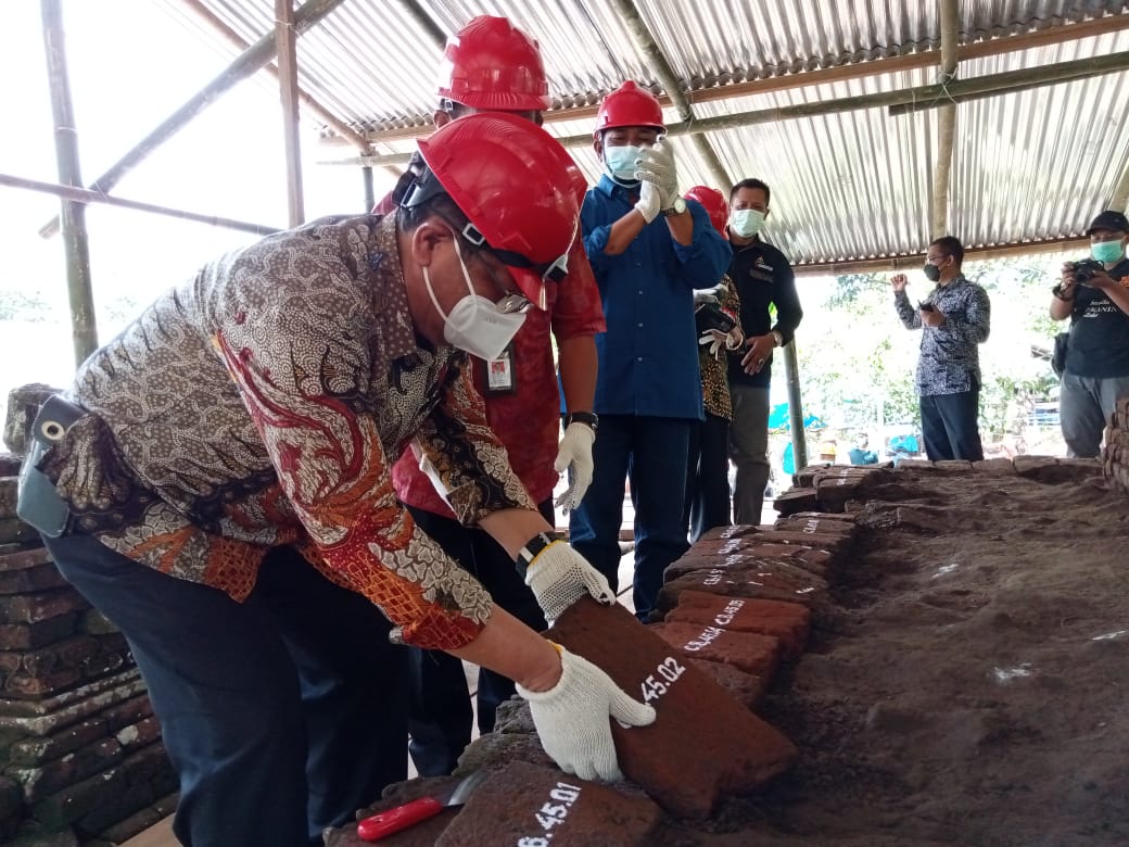 Bupati Tulungagung Pimpin Pelepasan Pertama Batu Candi Mirigambar