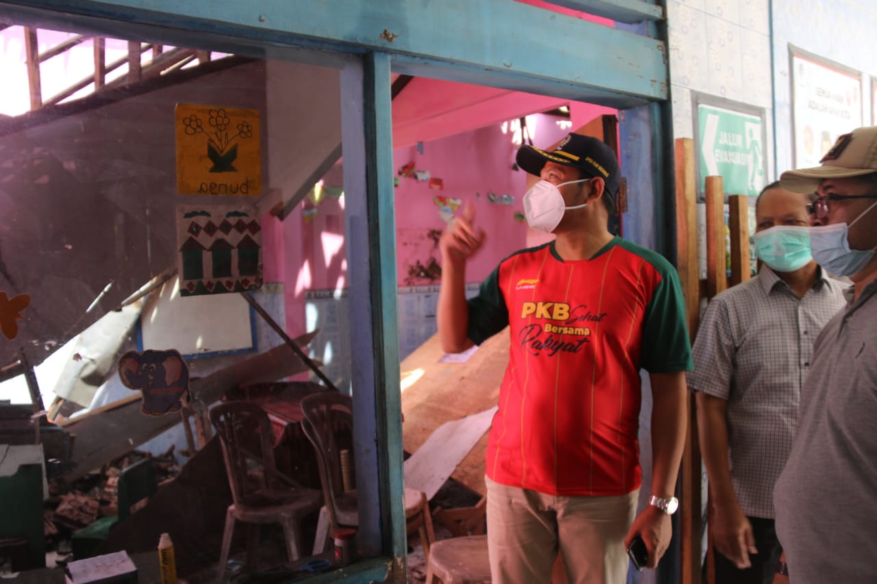 Gedung TK Desa Bakalan Wringinpitu Ambruk, Wabup Sidoarjo Janji Segera Diperbaiki