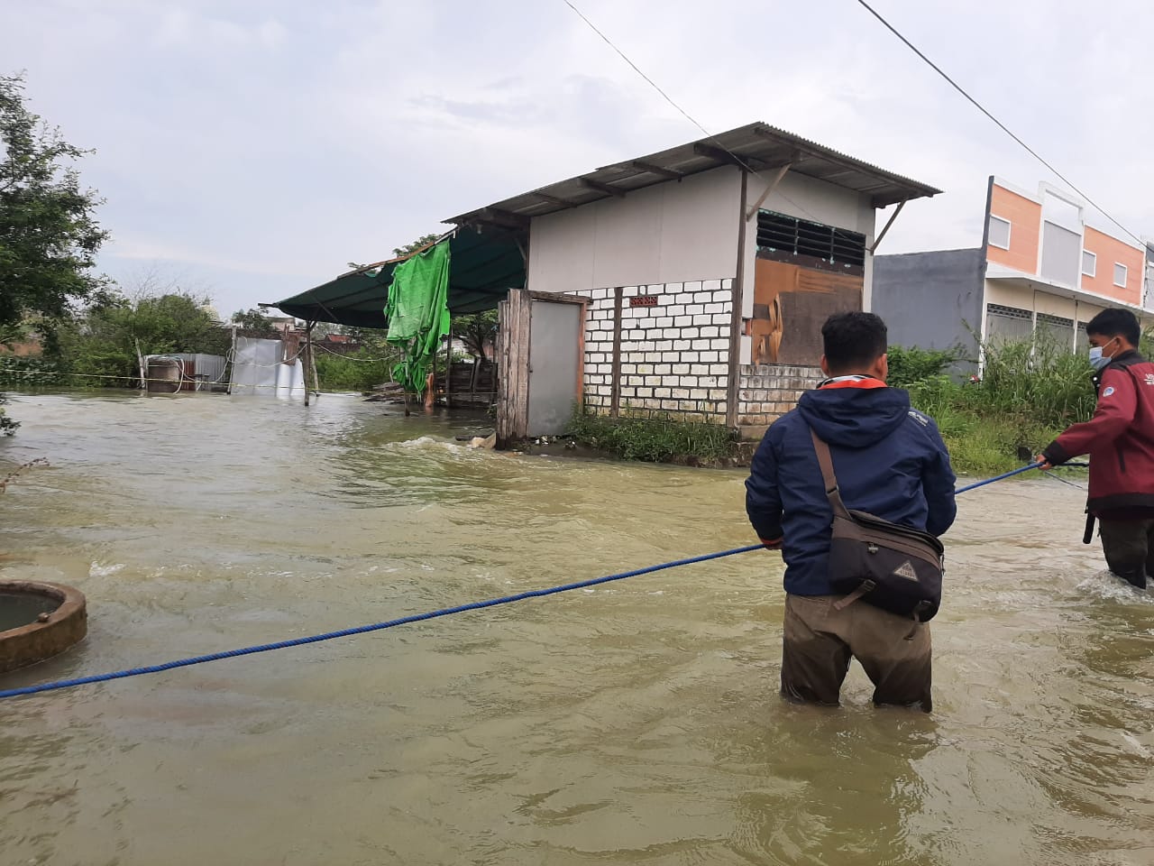 Kasus Limbah Iker-Iker Belum Jelas, Diduga Barang Bukti Dibuang Saat Banjir Gresik Selatan