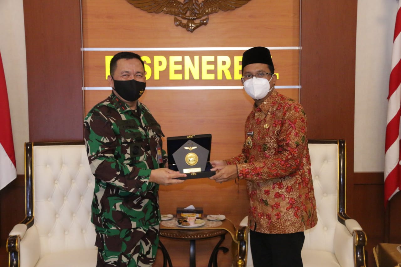 Pemkab Sidoarjo dan Puspenerbal Sepakat untuk Percantik Jalan Raya Juanda
