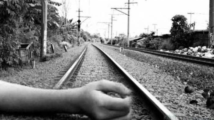 Main Petasan, Bocah Pasuruan Tewas Tersambar Kereta Api