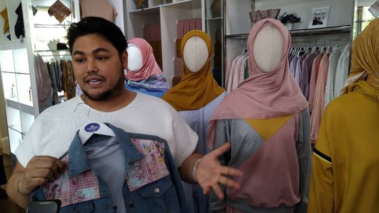 JNE Gratiskan Ongkir Hijab Mandjha Ivan Gunawan