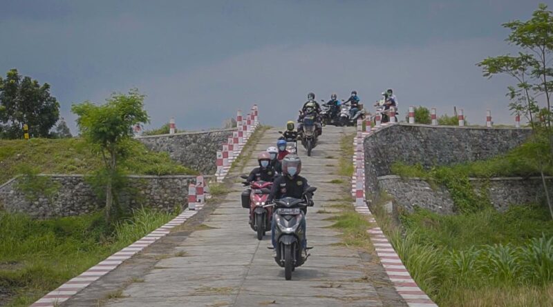 Tips Hindari Jalan Berlubang Saat Berkendara dari Instruktur Safety Riding MPM Honda