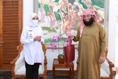 Kunjungi Banyuwangi Dua Kali, Ulama Masjidil Haram Doakan Yang Terbaik