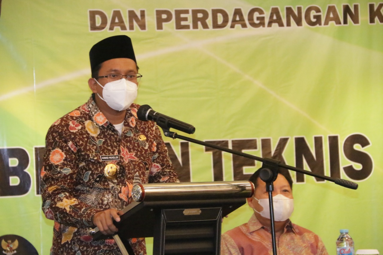 Dapat Penghargaan Pembina K3, Gus Muhdlor Siap Ciptakan Lapangan Kerja Baru