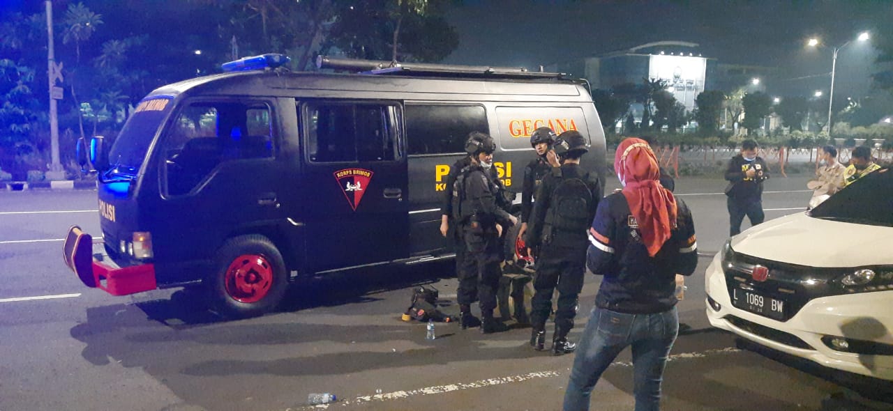 Ransel Hitam di Depan Royal Plaza Milik Pengamen, Isinya Speaker Aktif