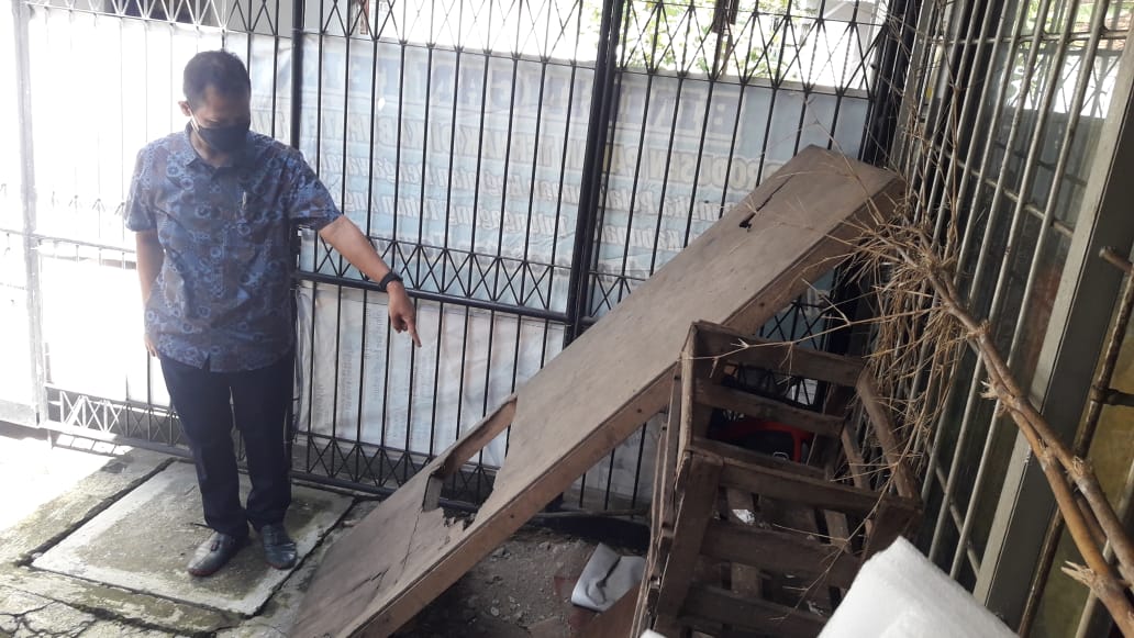 Sidak Toko Makanan, Petugas Dinkes Tulungagung Temukan Kotoran Tikus