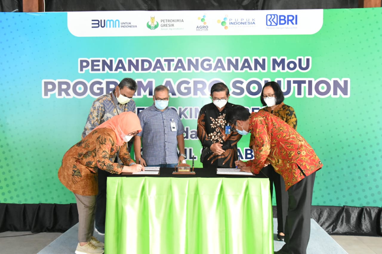 Gandeng Bank BRI, Petrokimia Gresik  Jamin Akses Pemodalan Petani Sukseskan Program Agro Solution