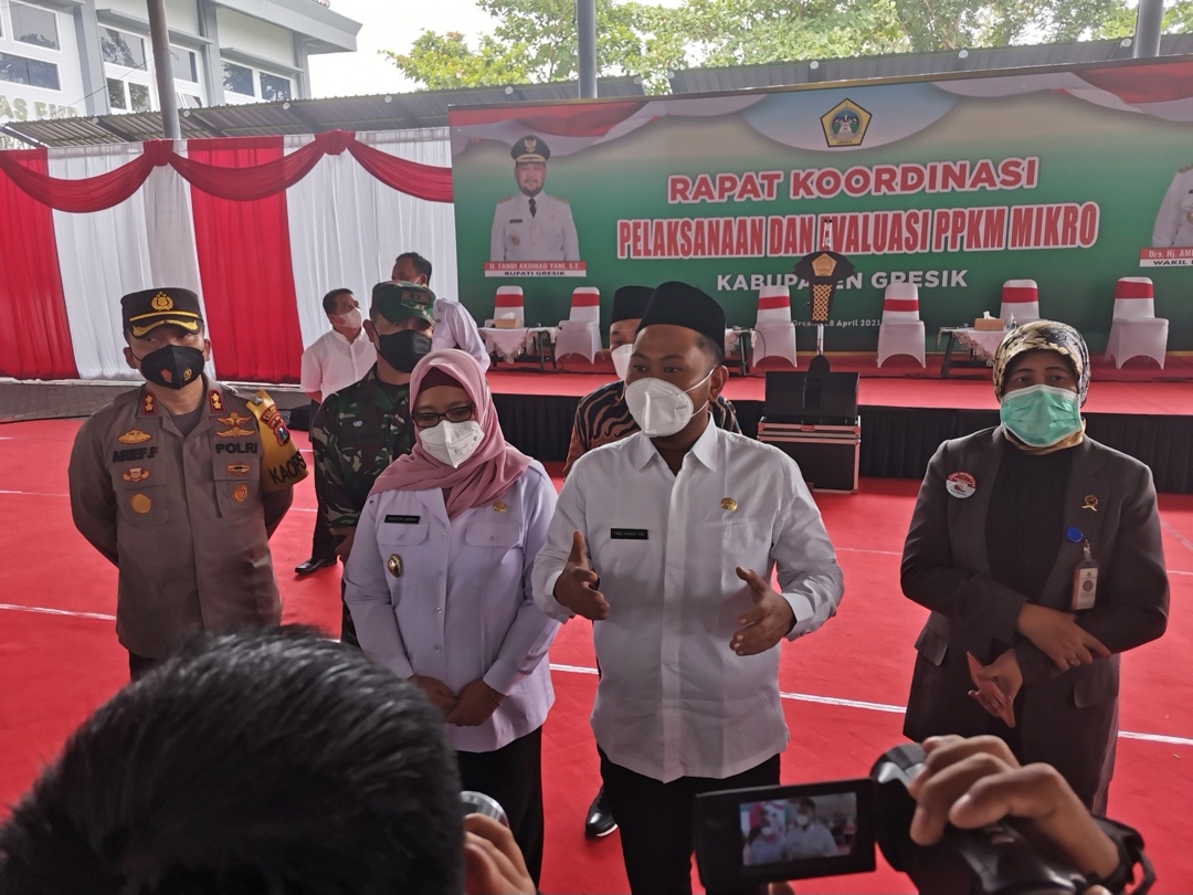 Evaluasi PPKM Mikro Hingga Cegah Pekerja Migran, Bupati Gresik Ajak Keterlibatan RT RW