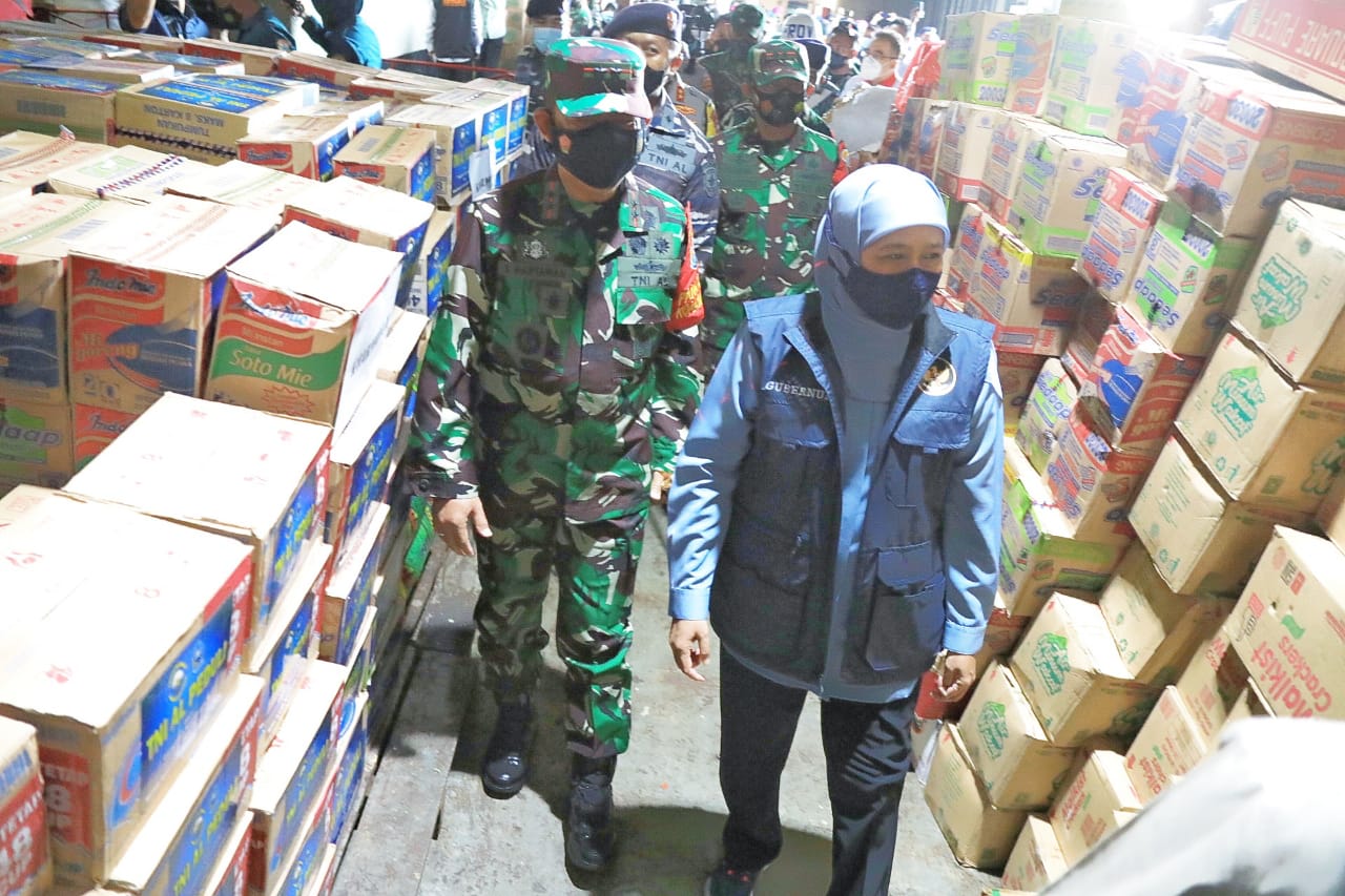 Gubernur Khofifah bersama Forkopimda Jatim Berangkatkan Bantuan ke NTT