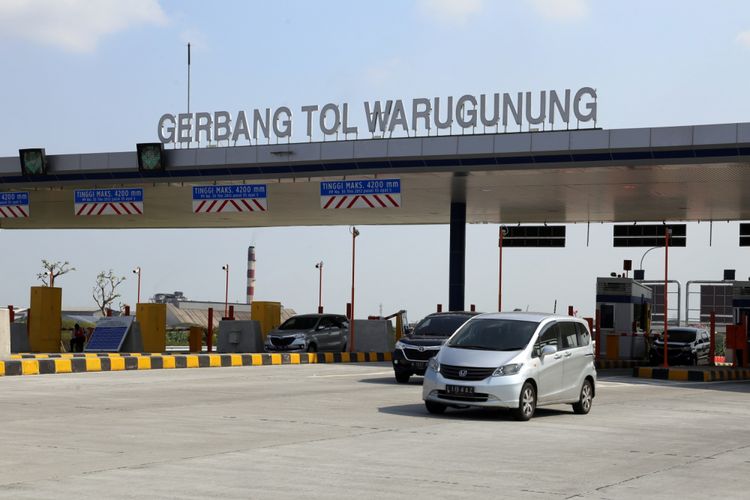 Larangan Mudik, Kendaraan Masuk Surabaya dari Pintu Tol Warugunung dan Kepajanan Turun 49 Persen