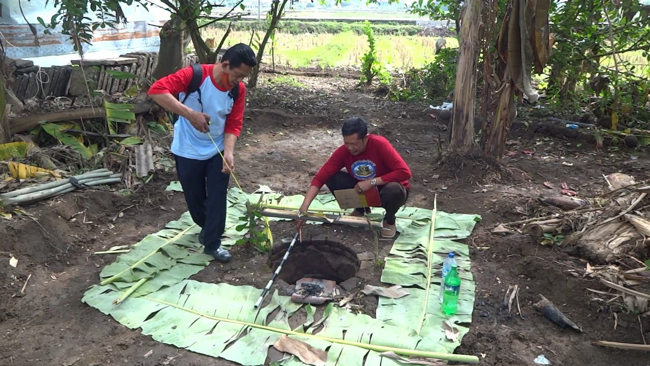 Bersihkan Ladang,Warga Tulungagung Temukan Sumur Tua Zaman Majapahit