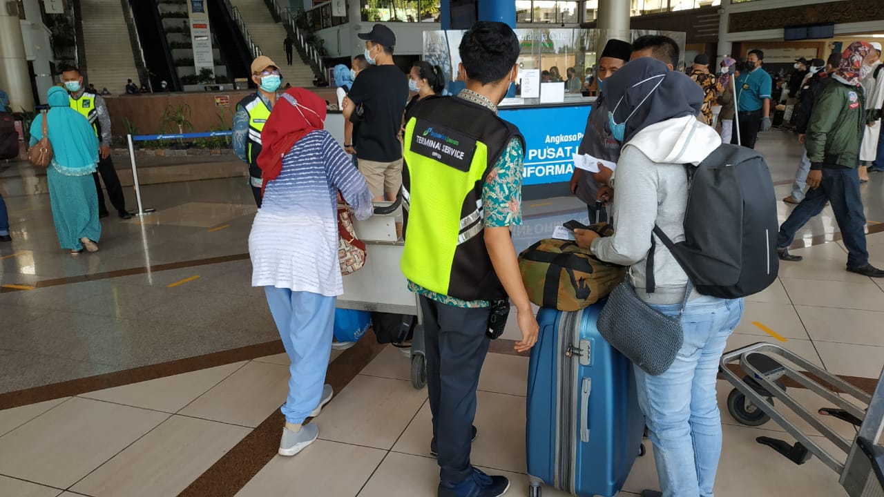Trafik Penumpang Bandara AP I Naik 20 Persen Pasca Peniadaan Syarat Antigen PCR