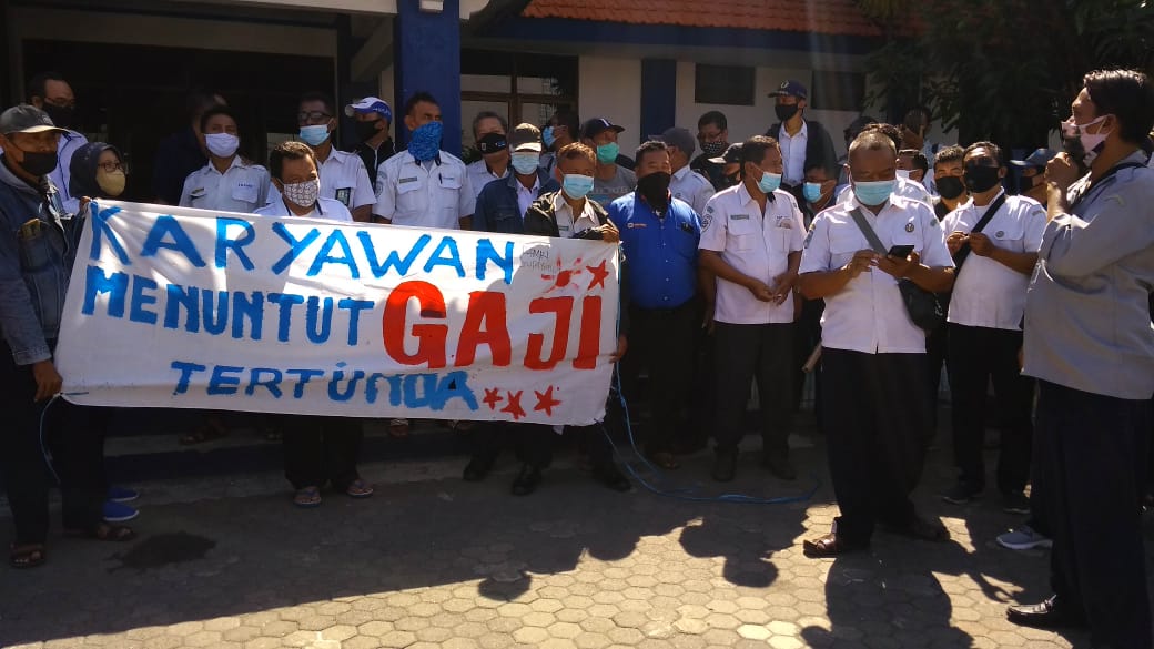 Bayar Gaji Dicicil, Sopir Bus Damri Surabaya Geruduk Manajemen