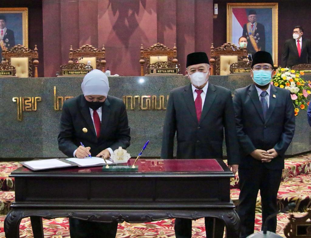 LKPJ Gubernur TA 2020 Diterima Secara Aklamasi Seluruh Fraksi DPRD Jatim