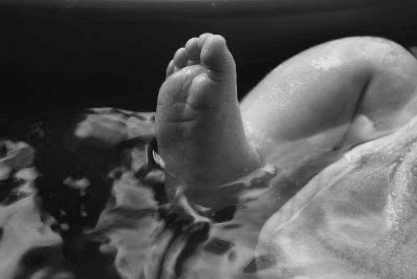 Hendak Buang Hajat, Warga Mojokerto Temukan Bayi di Tepi Sungai Jatirejo