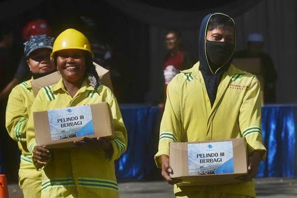 Pelindo III Bagi-bagi Sembako Warga Sekitar, Ada 37.000 Paket