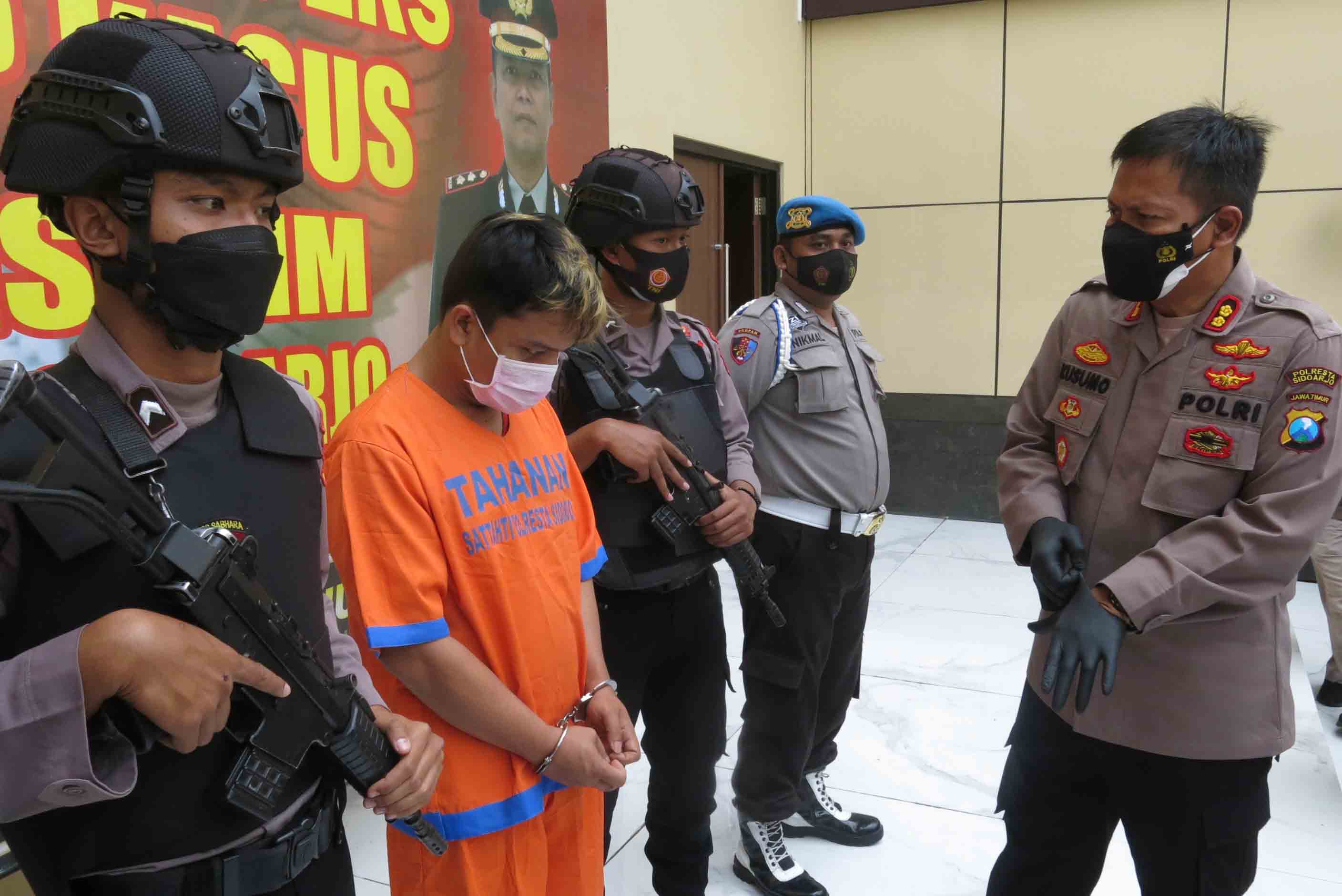Keinginan ‘Rujuk’ Ditolak, Pria ini Unggah Foto dan Video Bugil Mantan Pacar