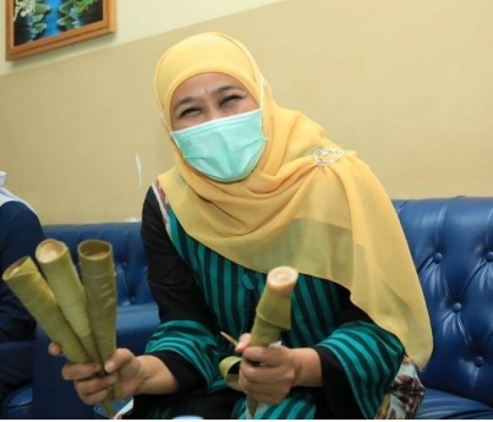 Gubernur Khofifah Ngendorse Kue Jumbrek Lamongan, Respon Netizen : Makanan Legenda