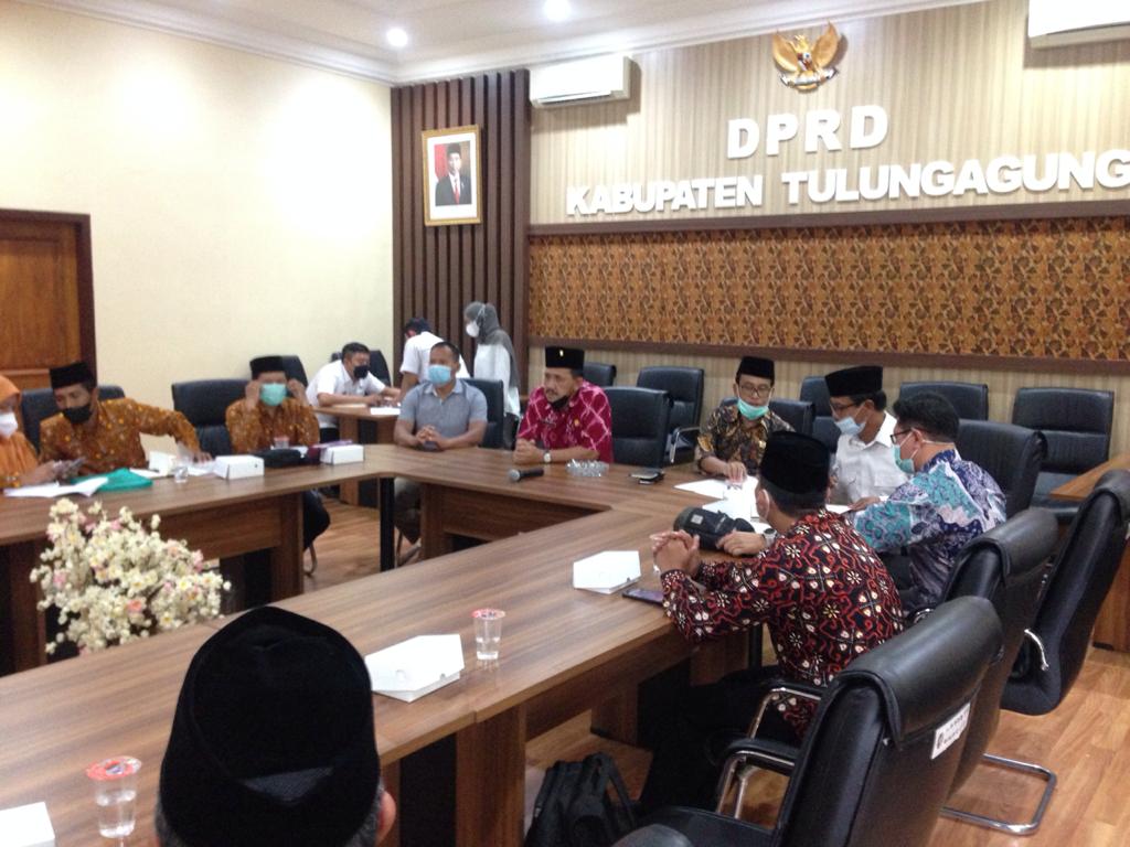 Hanya Ada 14 Formasi CP3K, Guru Agama di Tulungagung Geruduk DPRD