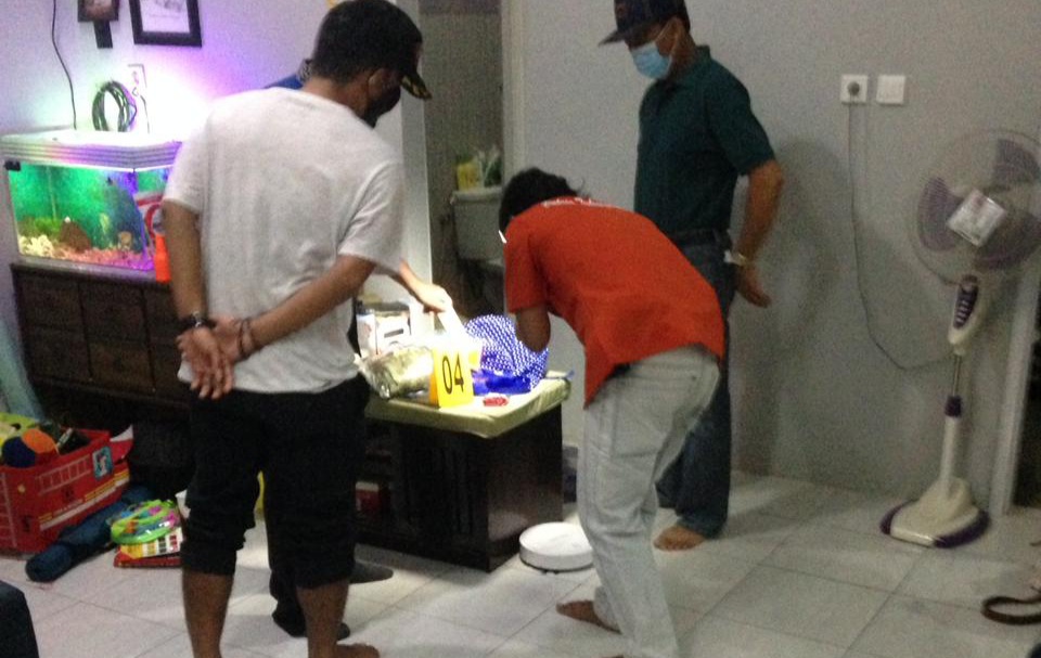 Harakiri Tusuk Diri Karena Terlilit Utang Pinjol Jadi Motif Warga Tulungagung Bunuh Diri
