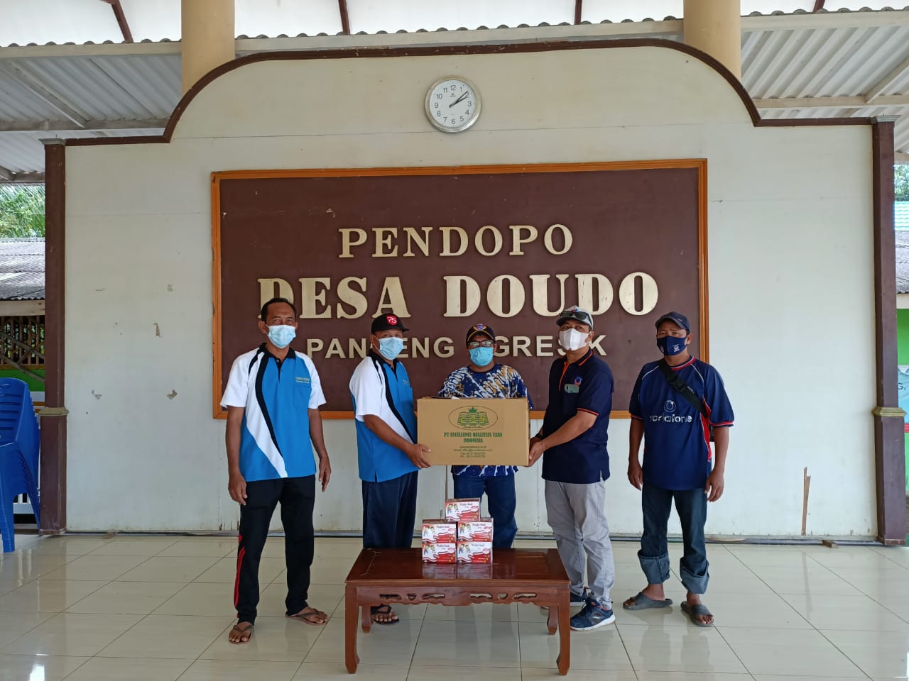 Tren Kasus Covid-19 Naik, Nasdem Gresik Turun Bagikan APD dan Penyemprotan Disinfektan