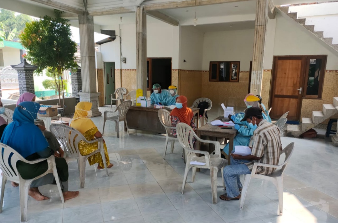 80 Warga Satu Dusun Diswab Antigen, 12 Orang Positif, Satgas Prokes Kecamatan Cerme Gresik Perketat Pemeriksaan