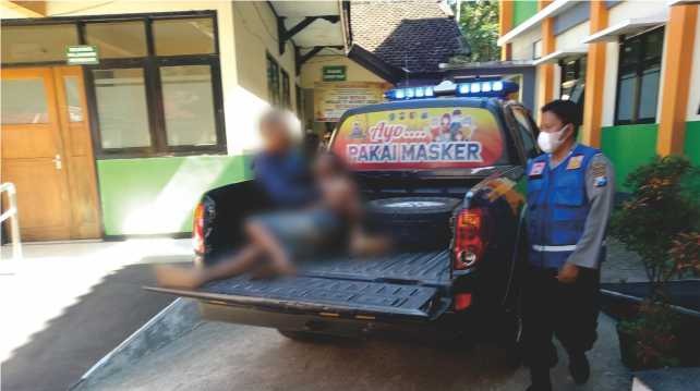 Pria di Ponorogo Terjun dari Pohon Setinggi 8 Meter